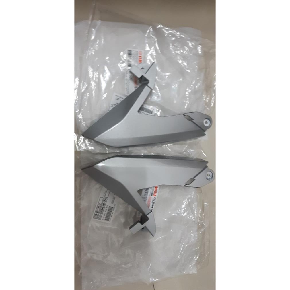 Ốp xi nhan trước Nouvo 6 bạc Yamaha