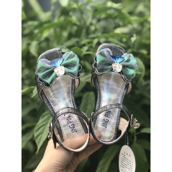 Sandal đính nơ gắn cườm cho bé gái 8107- dép quai hậu của bé đi học đế dẻo có gót êm chân chắc chắn (sz27-sz37) 8109