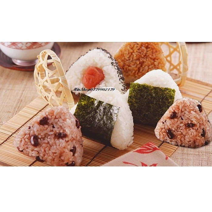 Bộ 2 khuôn ép cơm sushi, cơm nắm tam giác cho bé ăn dặm kiểu Nhật