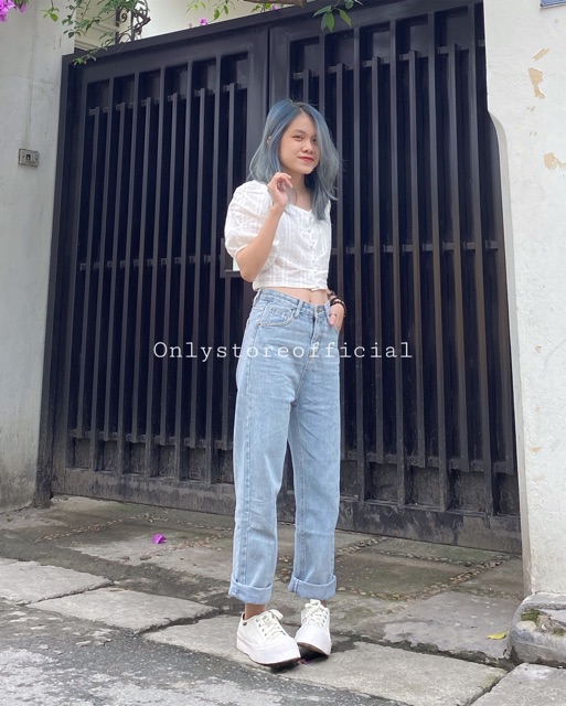croptop trắng ,quần jean ống rộng, nhận hàng có vấn đề liên hệ shop trước khi đánh giá