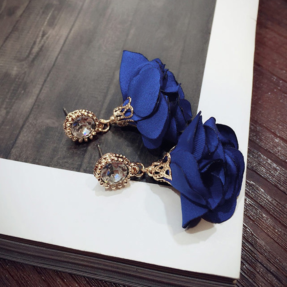 Đôi Bông Tai Dáng Rơi Họa Tiết Hoa Đính Đá Thời Trang Cho Nữ