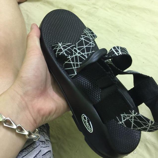 LA (FREE SHIP 99K) Dép quai hậu Chaco nam/nữ dây đen phối kẻ trắng trẻ trung + Tặng 01 keo dán giày dép