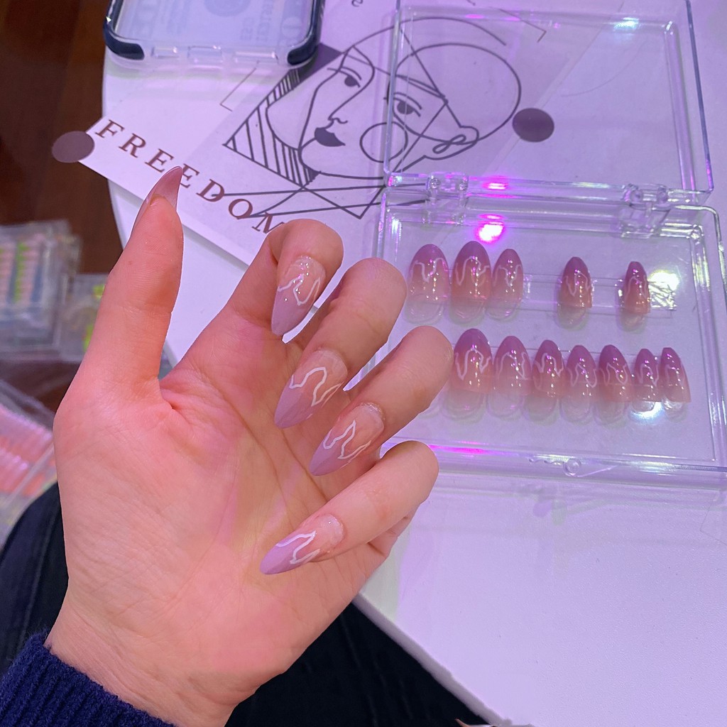 Bộ 24 móng tay giả phong cách Châu Âu  SẴN KEO DÁN