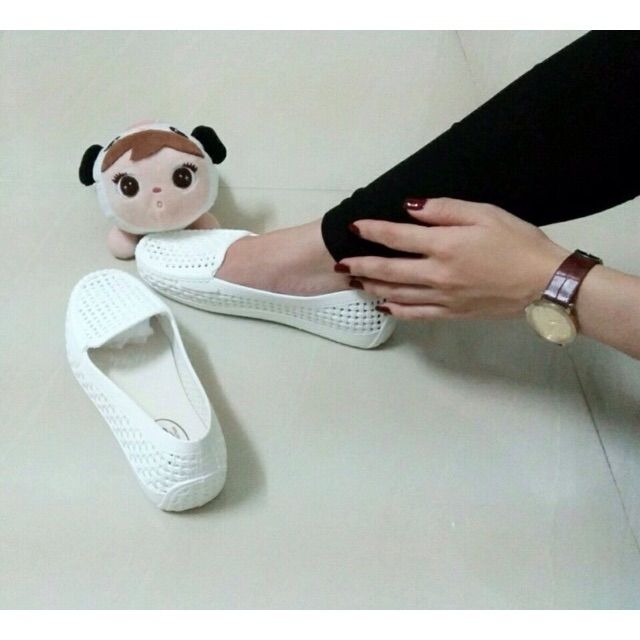 Giày nhựa đi mưa siêu êm