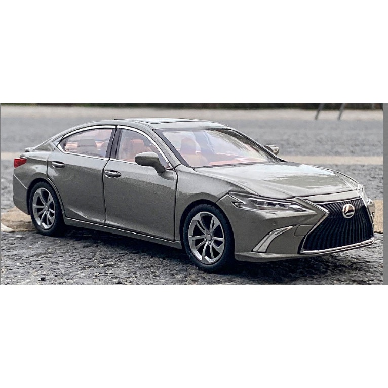 Xe mô hình ô tô LEXUS ES300 2022 1:24