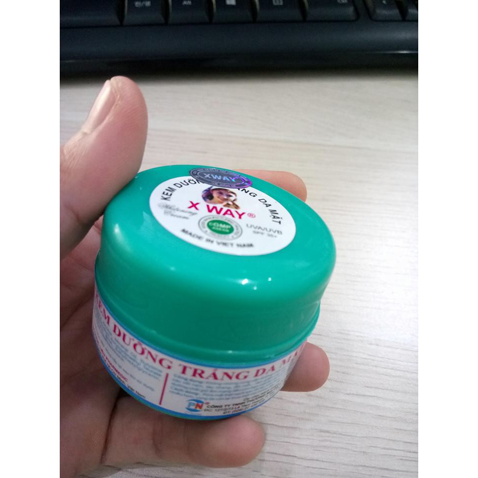 KEM DƯỠNG TRẮNG DA MẶT XWAY