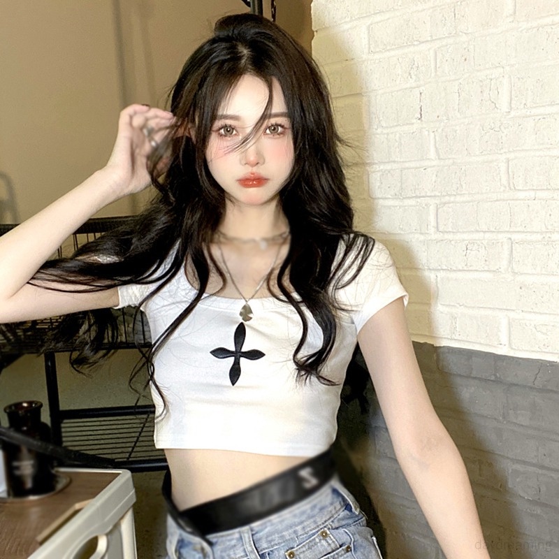 Áo Thun Croptop Ngắn Tay Cổ Vuông Dáng Ôm Kiểu Thể Thao Cá Tính Cho Nữ