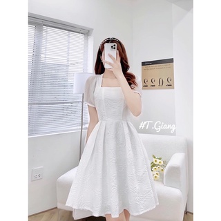 Váy thiết kế tay bồng cổ vuông