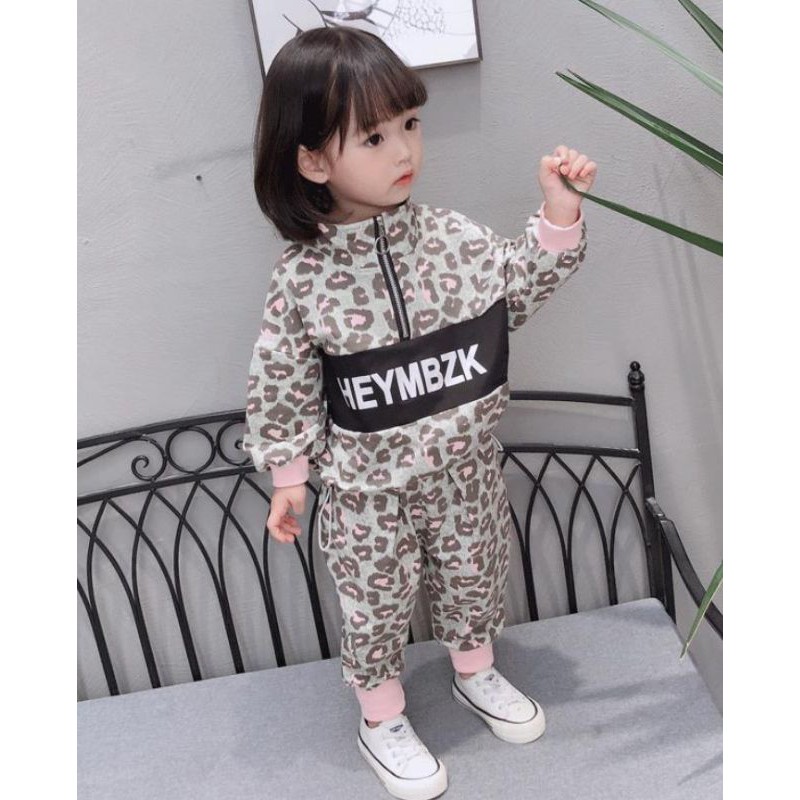 bộ quần áo cho bé nữ