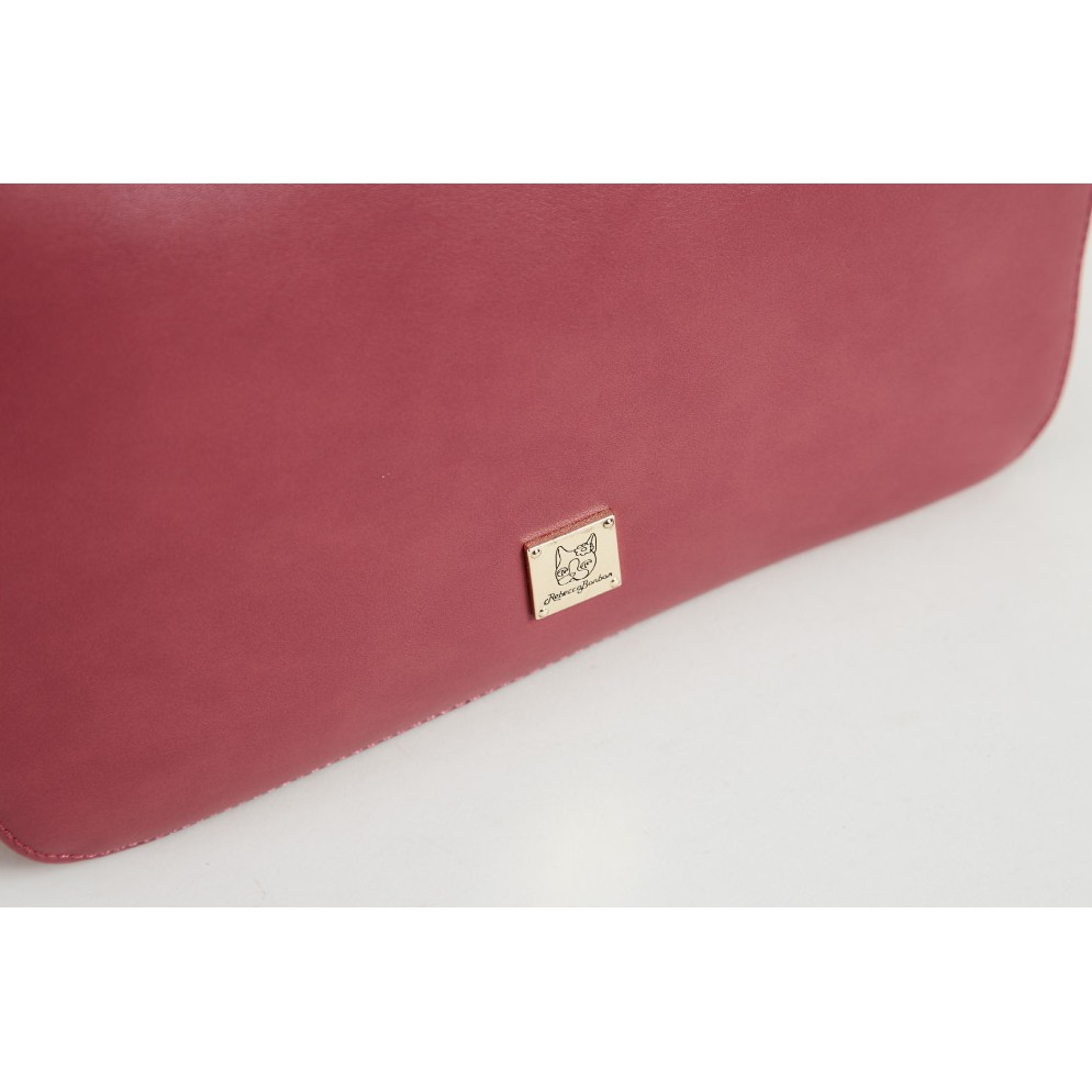 Túi xách kim loại cầm tay  màu đỏ đô, xanh da trời, đen. #RebeccaBonbon chó Bull Nhật Bản