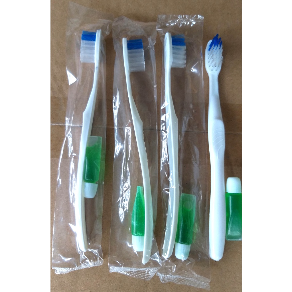 100 bàn chải có kem đánh răng nhà nghỉ, khách sạn giá rẻ