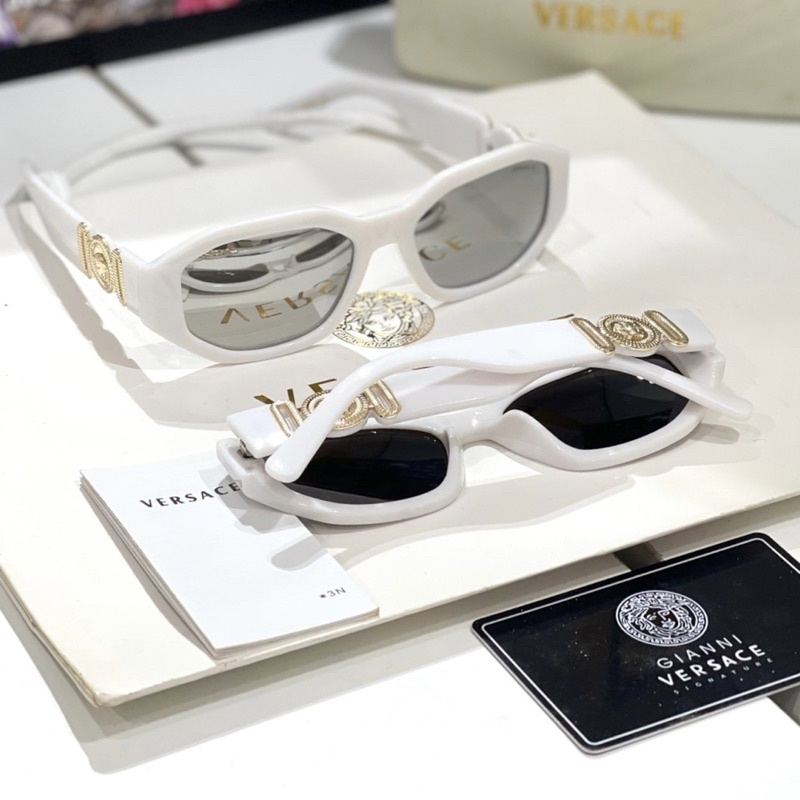 Kính mát thời trang VS VERSACE 2 màu đen trắng logo vàng,phong cách châu âu sang trọng.Kiểu dáng unisex,chống UV400