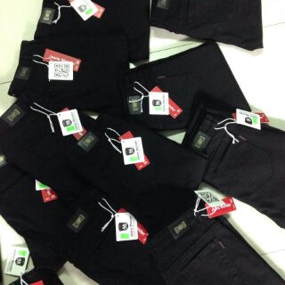 Skinny jeans line tua