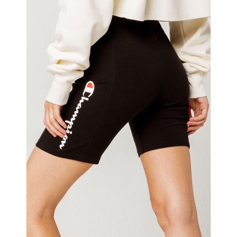 Áo croptop f2.1 form rộng và quần biker Cham.pi.on mẫu mới
