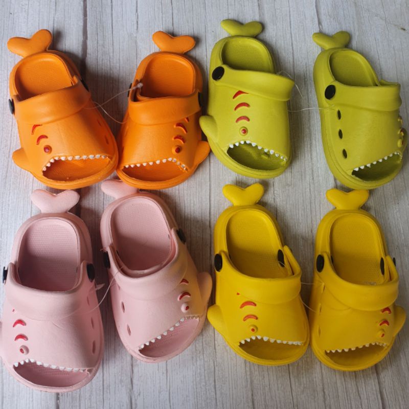 Dép sục nhựa cá mập baby cho bé