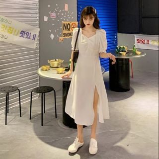 Váy trắng xẻ tà