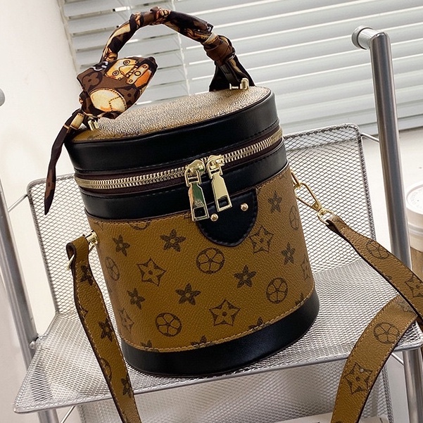 cốp tròn da mềm hàng đẹp ko hộp tặng kèm khăn (video ảnh thật )