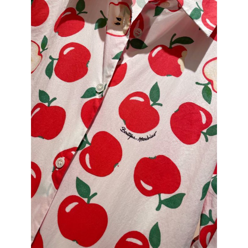 áo sơ mi nữ dài tay in họa tiết hình quả táo Moschino