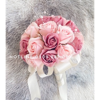 HOA CƯỚI HOA HỒNG SÁP THƠM HOA HỒNG DÂU HOA HỒNG MÀU PASTEL ĐIỂM VOAL LƯỚI ĐÍNH HẠT CHÂU KẾT CƯỜM