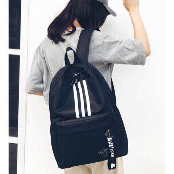 Balo 3 sọc trên tiện lợi