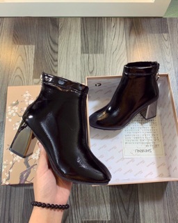 Boot đá vuông gót gương