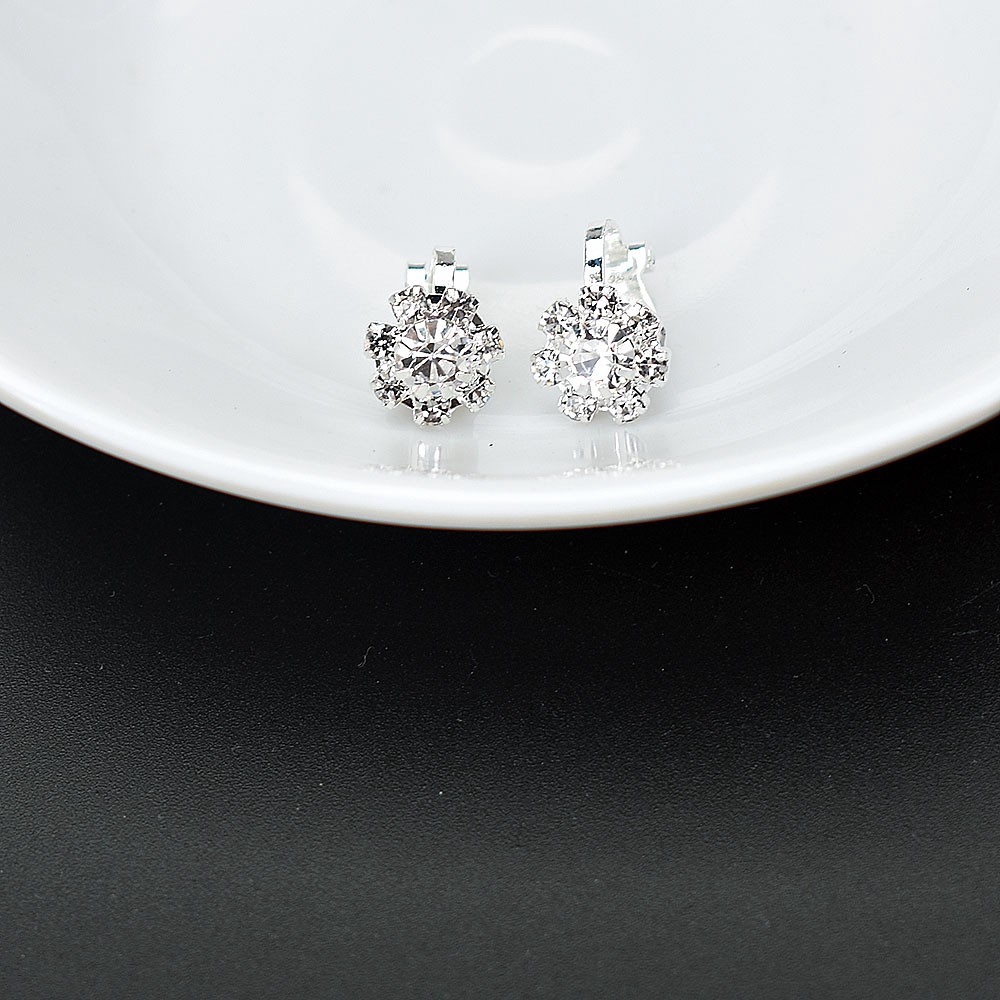 Bông tai thiết kế họa tiết hoa trang trí đá lấp lánh sang trọng