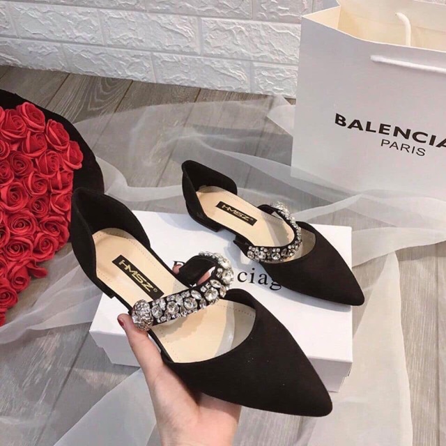 Giày bệt đính đá