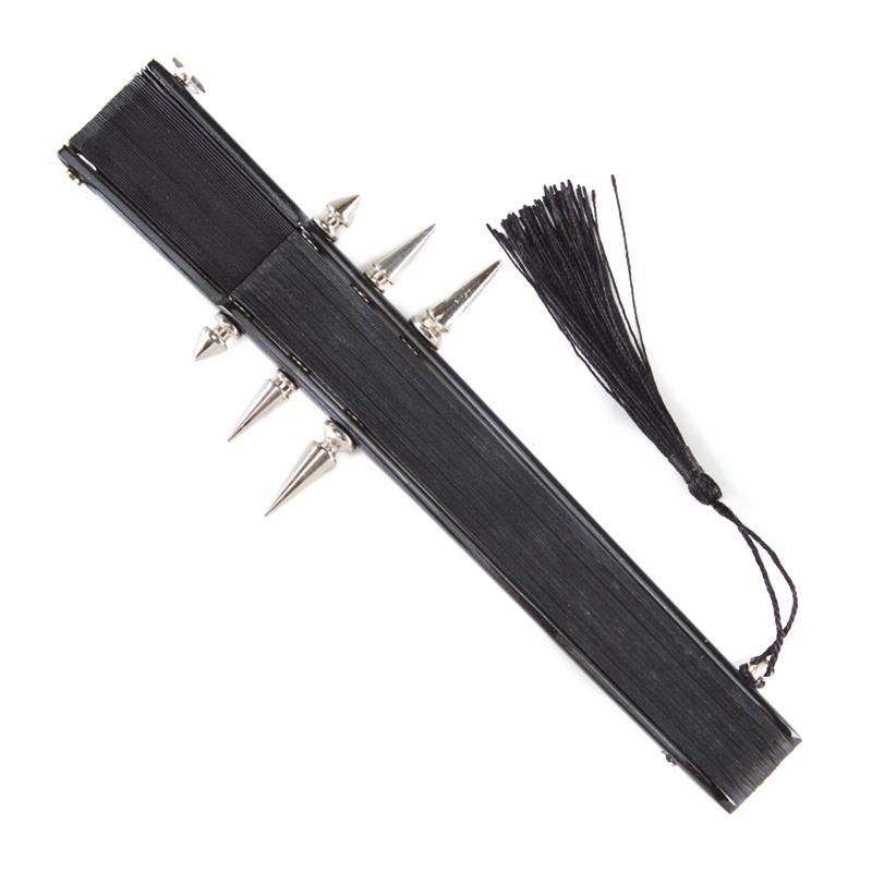 Quạt Xếp Cầm Tay Đính Đinh Tán Phong Cách Gothic
