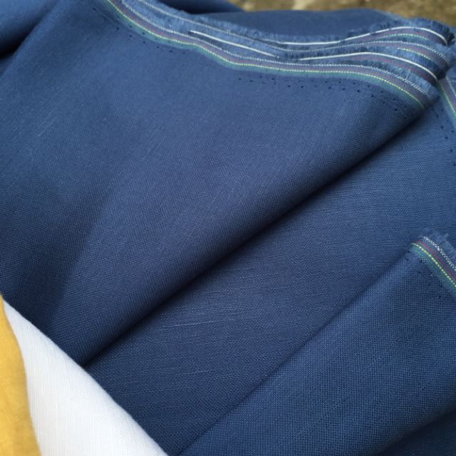 Vải linen ướt màu lông công.