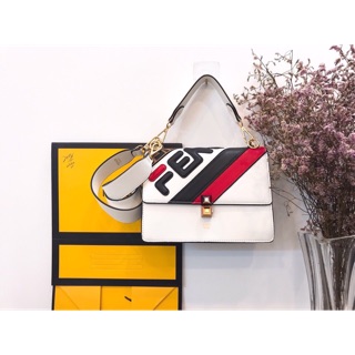 Túi FENDI TRẮNG MIX MÀU