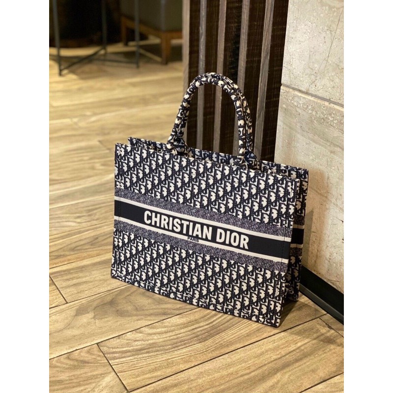 TÚI DI OR SIZE 41 ĐỰNG CẢ THỂ GIỚI