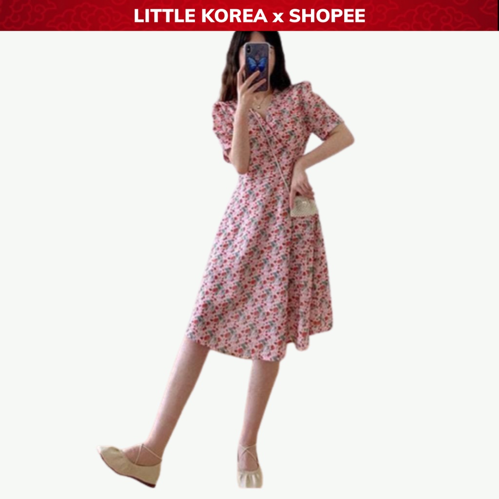 Váy Đầm Nữ Dáng Chữ A Xòe Dài Ngang Gối Ngắn Tay Cổ V Vát Chéo Họa Tiết Hoa Nhí - LITTLE KOREA