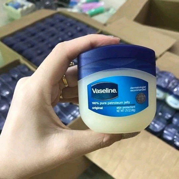 Sáp dưỡng ẩm Vaseline 𝟏𝟎𝟎% 𝐏𝐮𝐫𝐞 𝐏𝐞𝐭𝐫𝐨𝐥𝐞𝐮𝐦 𝐉𝐞𝐥𝐥𝐲 𝐎𝐫𝐢𝐠𝐢𝐧𝐚𝐥 𝟒𝟗𝐠 Cực Xinh .