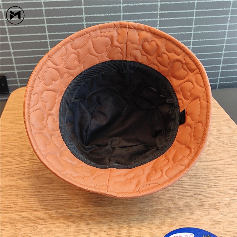 Mũ Bucket Chất Liệu Da PU Cao Cấp Họa Tiết Dập Nổi Hình Trái Tim Phong Cách Hàn Quốc Cho Nữ