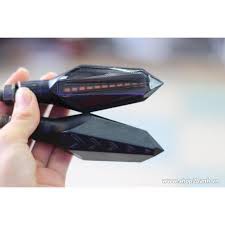Cặp xi nhan đuổi Audi dùng cho xe máy
