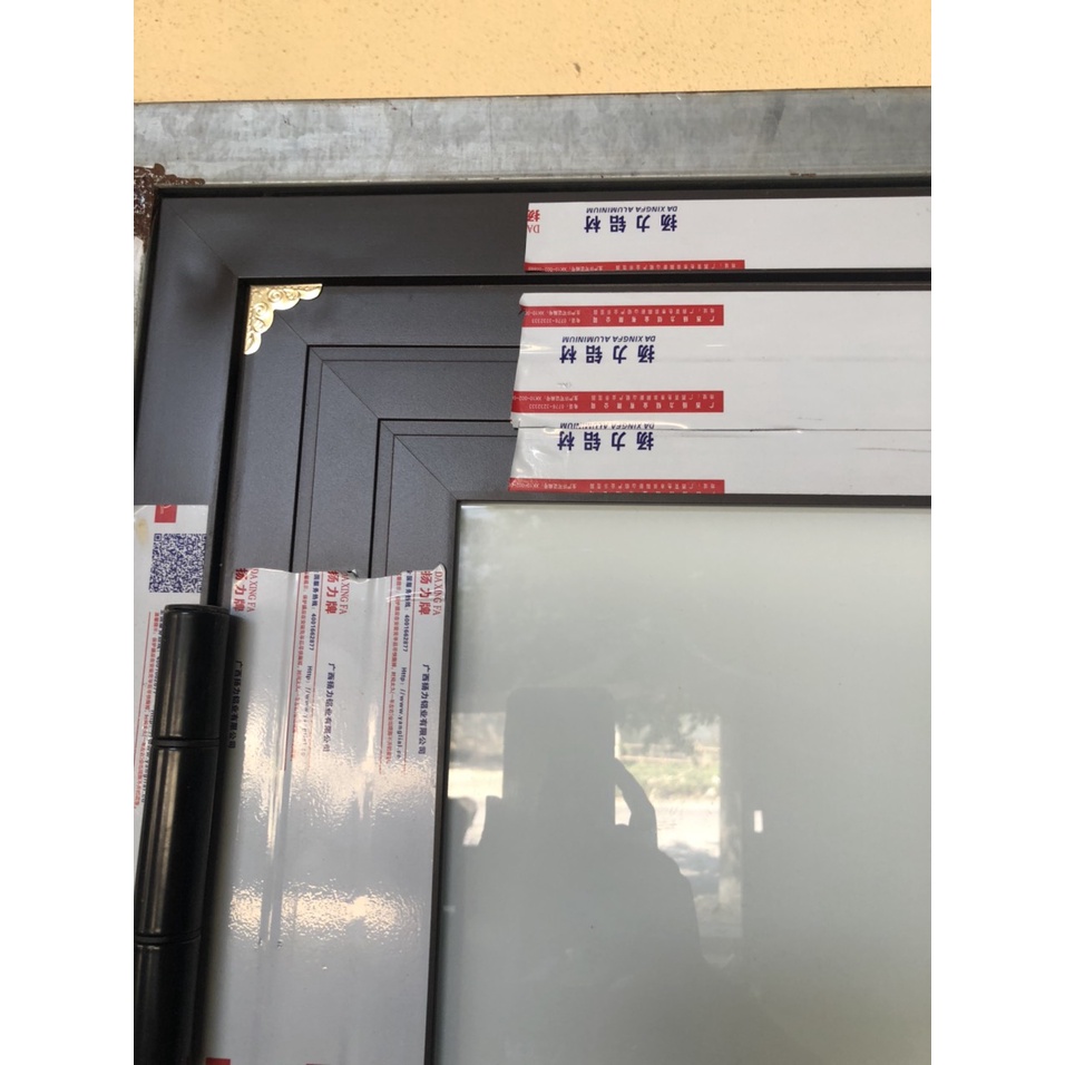 Bịt góc cửa nhôm Kính Xingfa Đồng Hoạ Tiết