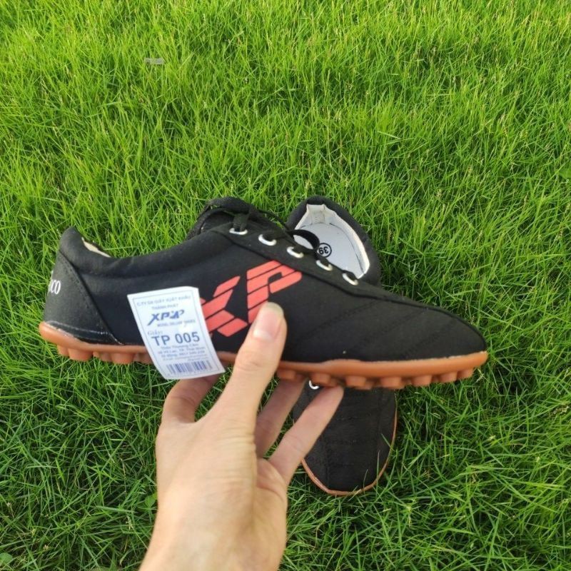 giày đinh đá bóng nam nữ có size trẻ nhỏ, giày thể dục, thể thao nhãn hiệu XP TP05  chính hãng