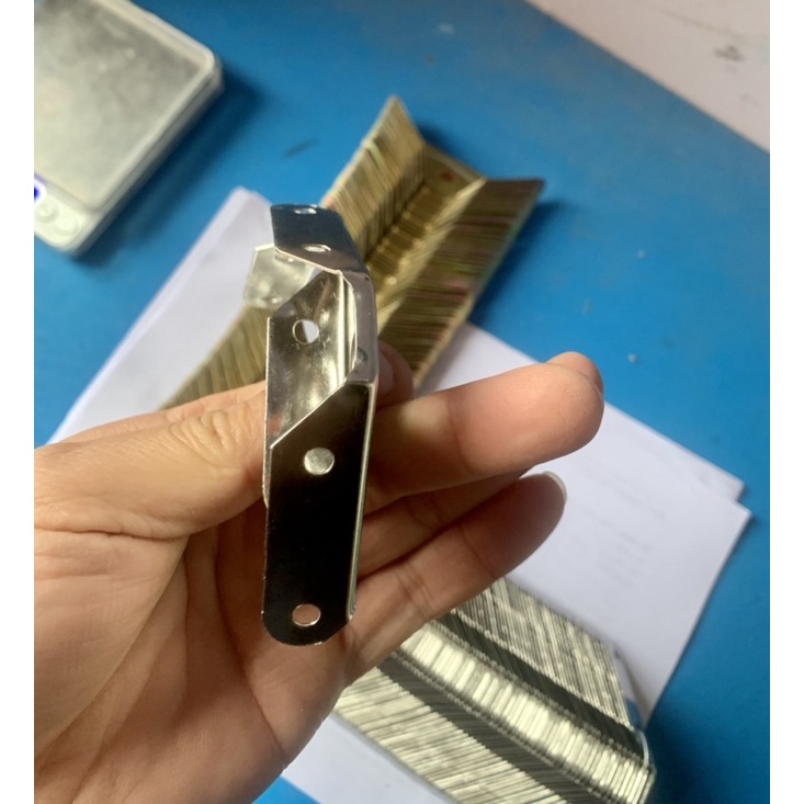 100 Ke góc 3 mặt  bằng inox treo tủ nhôm nội thất, gỗ công nghiệp