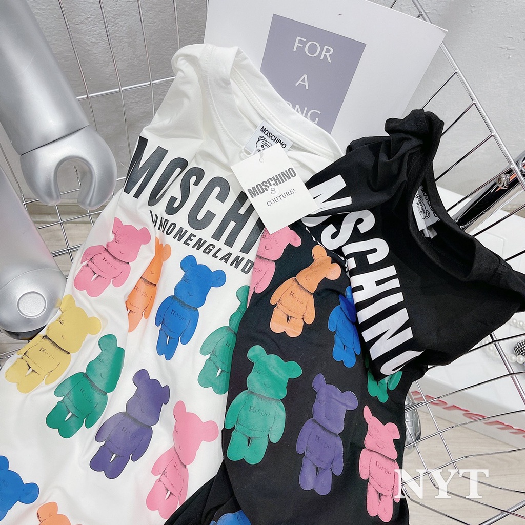 áo phông nữ họa tiết moschino