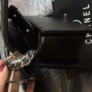 Túi xách Chanel boy đá sang chảnh