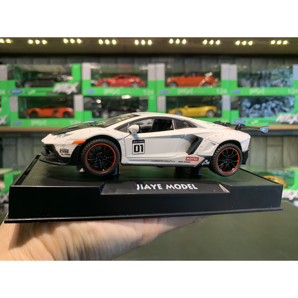 Mô hình xe Lamborghini Aventador LP700-4 Liberty Walk LB  tỉ lệ 1:32