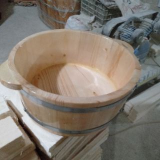 Ngâm chân làm nail