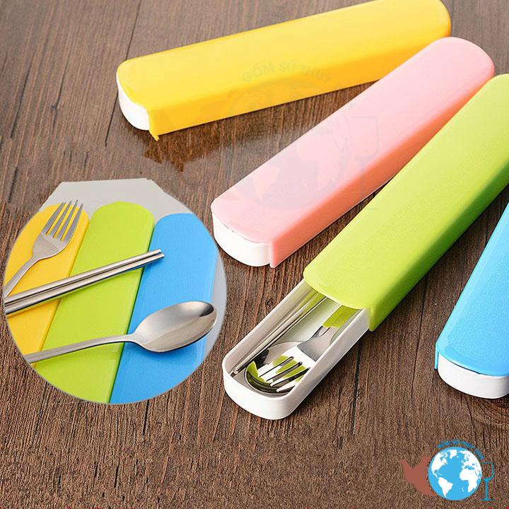 Hộp muỗng đũa nĩa inox hoa văn kèm hộp đựng dễ thương và tiện dụng