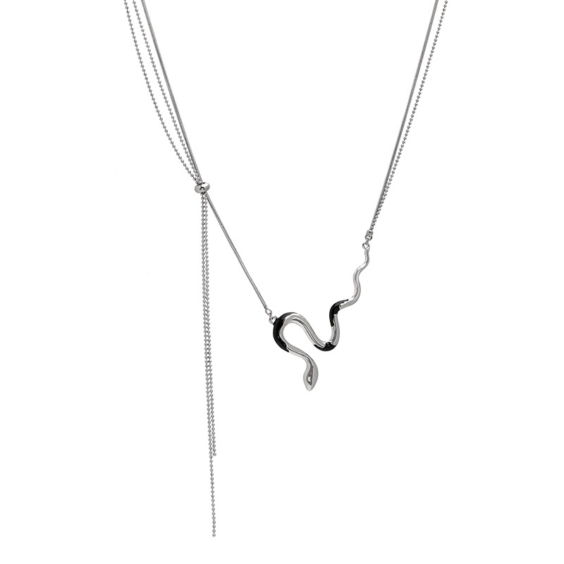 Vòng cổ AY mạ bạc mặt hình rắn đơn giản cho nữ