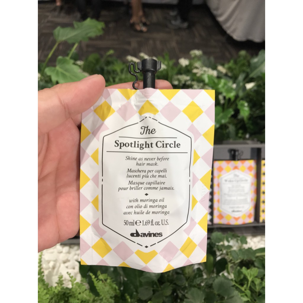 Mặt Nạ Tạo Bóng Hoàn Hảo The Spotlight Circle Davines 50ml