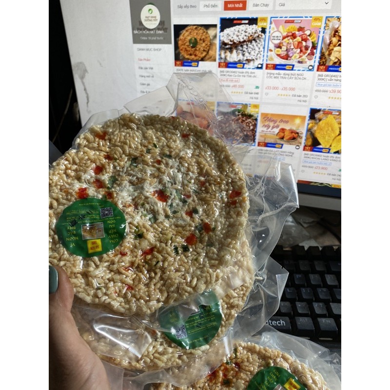 (DATE luôn mới)Cơm cháy nếp chiên chà bông (Hàng Cty) 1 bánh ăn siêu mê ly | BigBuy360 - bigbuy360.vn