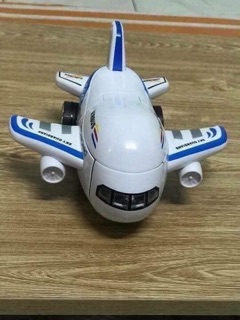 Máy bay đồ chơi biến hình robot