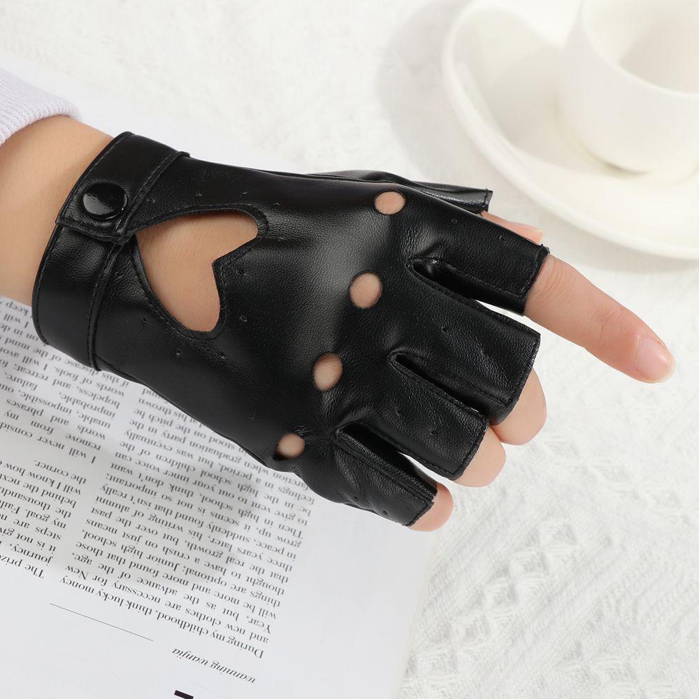 Găng Tay Da Hở Ngón Hình Trái Tim Unisex