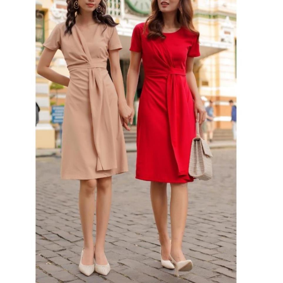 Váy đỏ dự tiệc NADO, Đầm đỏ tết cổ tròn tay ngắn tà đắp hai màu da đỏ thời trang thiết kế đẹp có size S M L vải dãn nhẹ