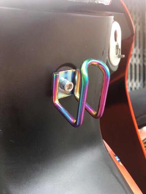 Móc treo đồ titan  inox gắn xe máy